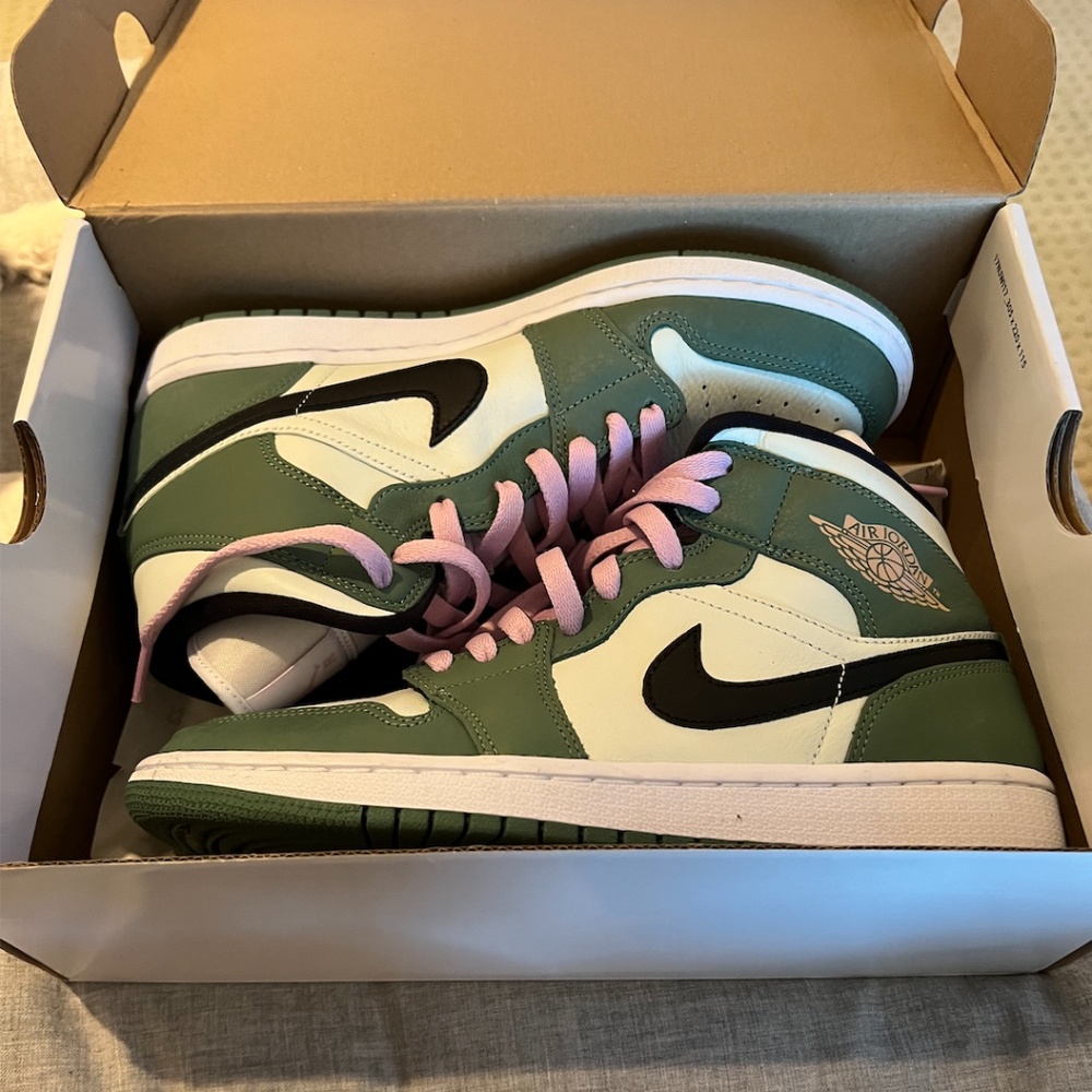 Air Jordan 1 Mid SE Dutch Green - size 9